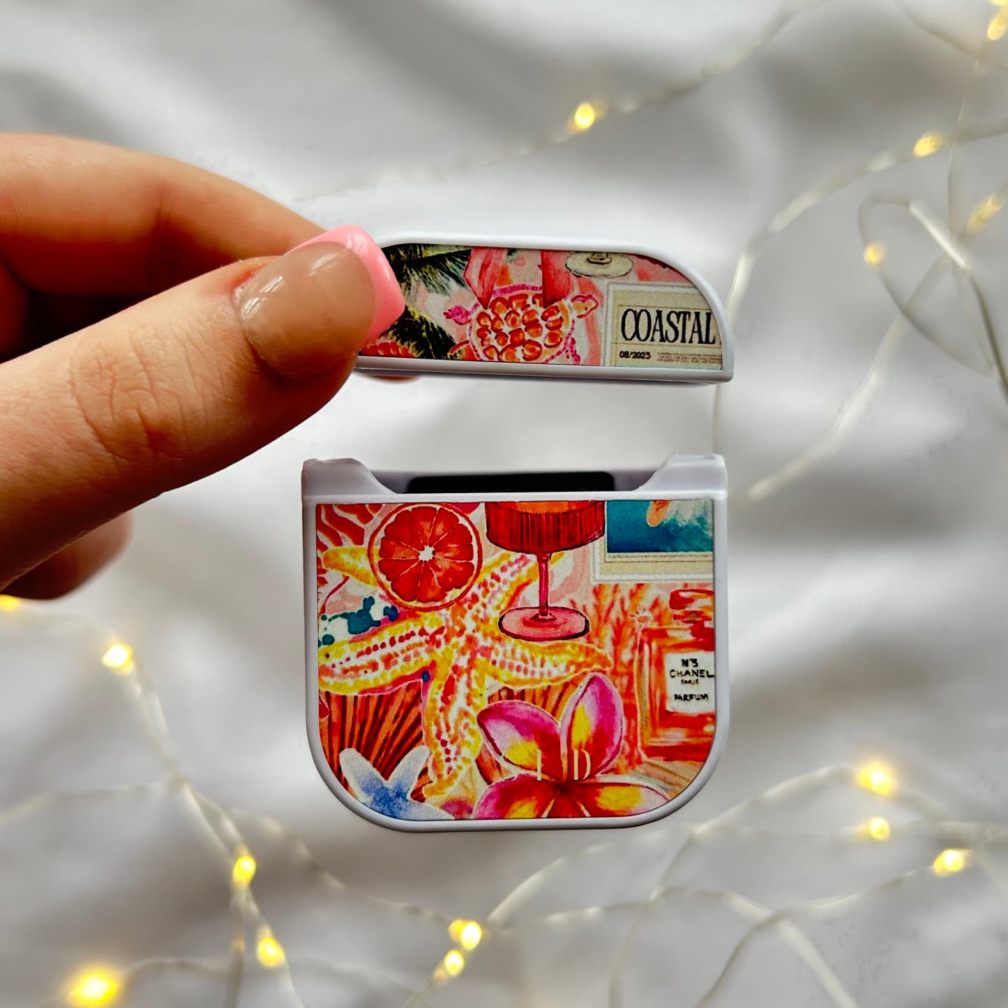 HOLIDAY SPRINGS AIRPOD CASE
